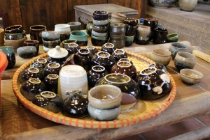 Village ancien de la poterie de Bat Trang en moto