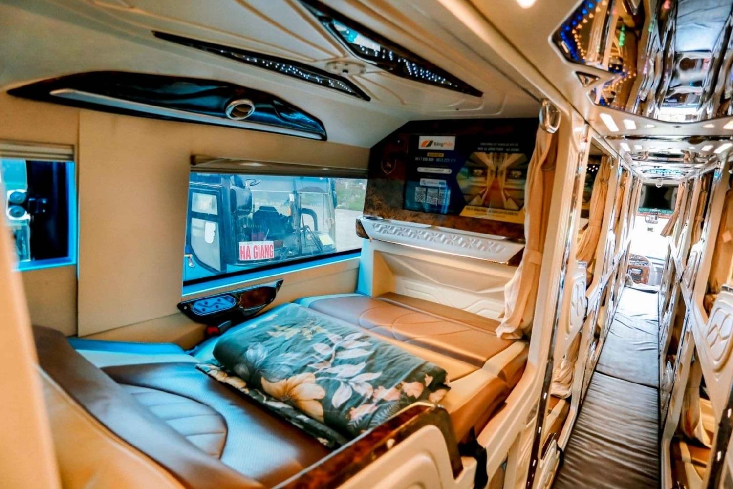 Bussikuljetus Hanoi-Ha Giang ja nouto hotellista vanhassa kaupunginosassa