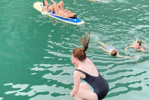 Cat Ba: Dagsudflugt med cykling, kajakroning, måltider, billetter