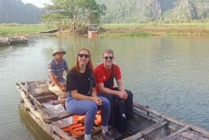 Кук Фуонг Ван Лонг: поездка на целый день из Ханоя