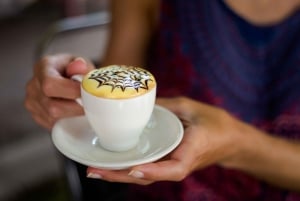 Descobre a rua do comboio e o tesouro de Hanói num passeio de mota
