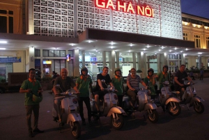 Geniet van Hanoi als een local - Vespa & Street Food Tour by Night