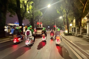 Geniet van Hanoi als een local - Vespa & Street Food Tour by Night