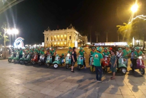 Geniet van Hanoi als een local - Vespa & Street Food Tour by Night