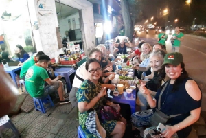 Desfruta de Hanói como um local - Vespa e tour gastronómico noturno