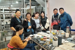 Exploration du village de Bat trang et des usines de céramique / guide région