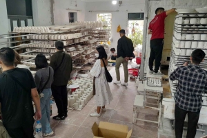 Exploration du village de Bat trang et des usines de céramique / guide région