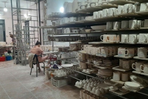 Exploration du village de Bat trang et des usines de céramique / guide région