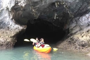 Depuis l'île de Cat Ba : Croisière dans la baie de Bai Tu Long 2D/1N Route tranquille