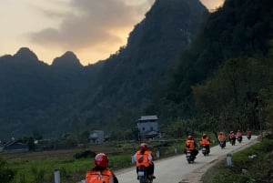 Da Ha Noi: Tour di gruppo CaoBang 2D - Moto con EasyRider