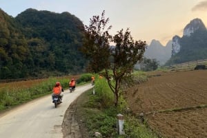 Da Ha Noi: Tour di gruppo CaoBang 2D - Moto con EasyRider