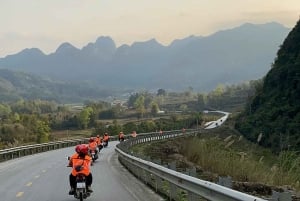 Da Ha Noi: Tour di gruppo CaoBang 2D - Moto con EasyRider