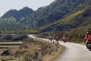Da Ha Noi: Tour di gruppo CaoBang 2D - Moto con EasyRider