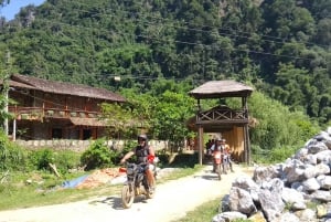 Da Ha Noi: Tour di gruppo CaoBang 2D - Moto con EasyRider