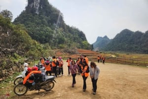 Da Ha Noi: Tour di gruppo CaoBang 2D - Moto con EasyRider