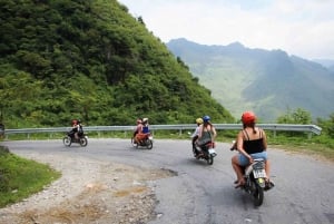 Desde Hanoi: Circuito de 4 días por Ha Giang en coche/Easy Rider