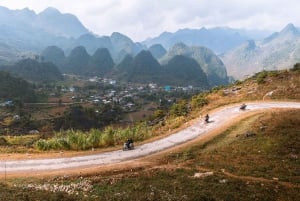 Desde Hanoi: Circuito de 4 días por Ha Giang en coche/Easy Rider