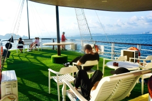 Ab Hanoi: 1-tägige Halong-Bucht-Kreuzfahrt mit großen und kleinen Gruppen