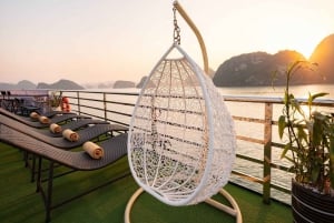 From Hanoi/Halong: Ha Long Bay Day Trip with Luxury Cruise
