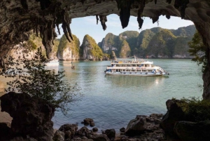 From Hanoi/Halong: Ha Long Bay Day Trip with Luxury Cruise