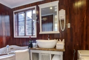 Fra Hanoi: 2-dages Bai Tu Long Bay luksuskrydstogt med jacuzzi