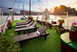 Hanoi: Ylellinen 5 tähden Aspira Cruise parvekkeella ja kylpyammeella