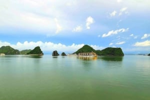 Hanoi: Ylellinen 5 tähden Aspira Cruise parvekkeella ja kylpyammeella