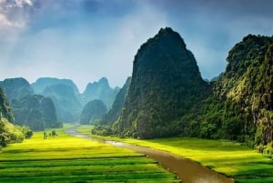 Fra Hanoi: 2-dagers cruise i Ha Long Bay og Ninh Binh UNESCO-tur