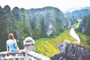 Fra Hanoi: 2-dagers cruise i Ha Long Bay og Ninh Binh UNESCO-tur