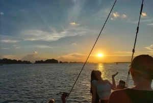 From Hanoi: 2-Day Lan Ha Bay 5-Star Cruise with Balcony