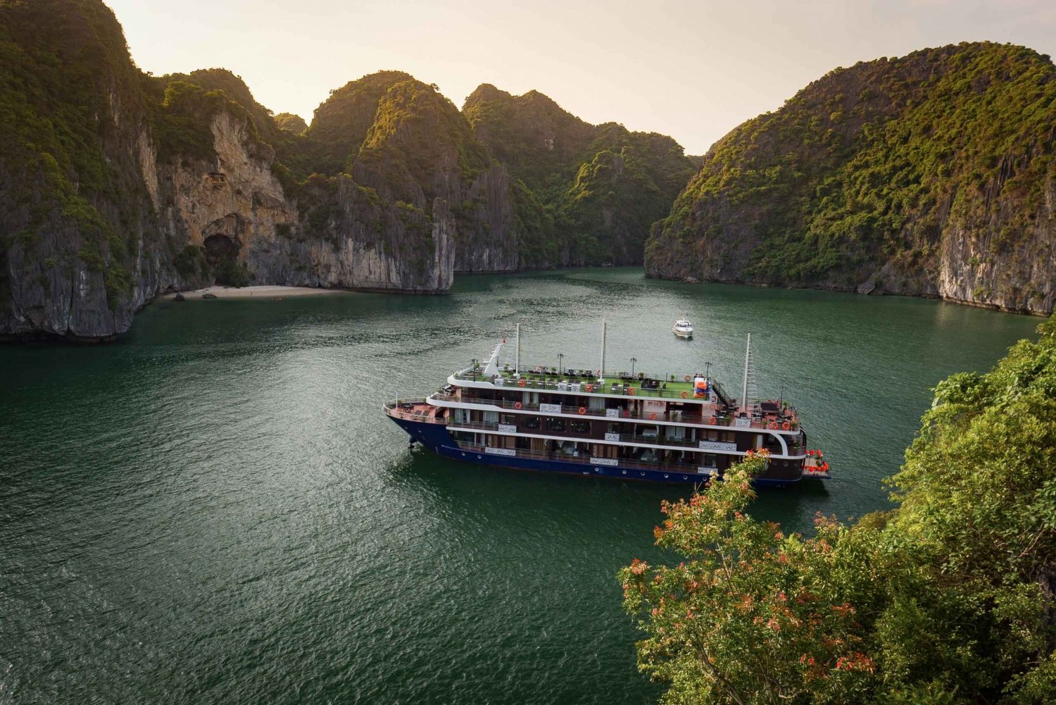 Från Hanoi: 2-dagars Halong- och Lan Ha Bay La Pandora-kryssning