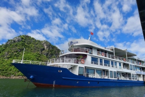 From Hanoi: 2-Day Halong Sapphire Cruise with Balcony Cabin
