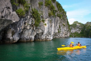 From Hanoi: 2-Day Halong Sapphire Cruise with Balcony Cabin