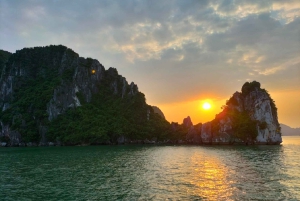 Fra Hanoi: 2-dagers sightseeingtur i Ninh Binh og Ha Long Bay