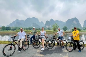 Hanoista: 2 päivän Ninh Binh -kierros majoituksella ja aterioilla