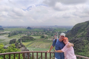 Hanoista: 2 päivän Ninh Binh -kierros majoituksella ja aterioilla