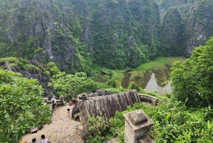 From Hanoi: 2-Day Ninh Binh Tour with Ha Long Bay Cruise