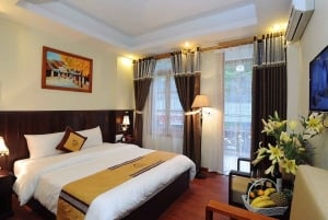 From Hanoi: 2-Day Overnight Sapa Tour by Limousine