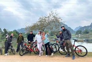 Da Hanoi, 2 giorni di trekking, cultura e rafting su zattere di bambù a Pu Luong