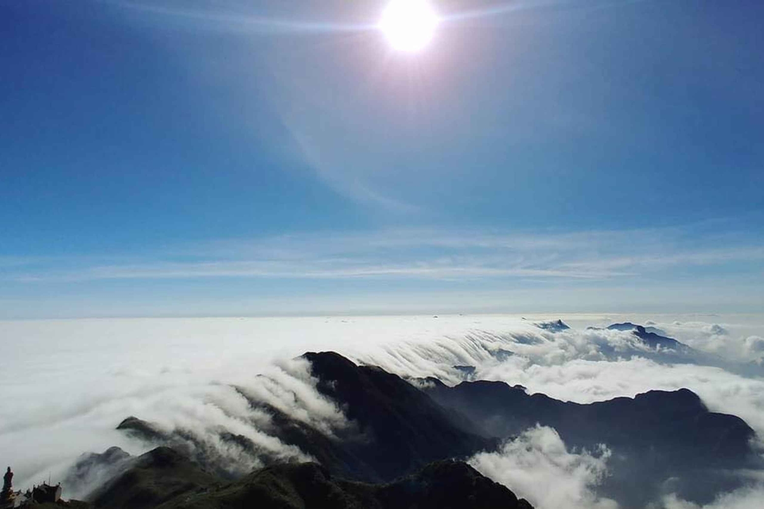 ハノイ発：サパ、ファンシーパン、ムオンホア渓谷 2 日間ツアー