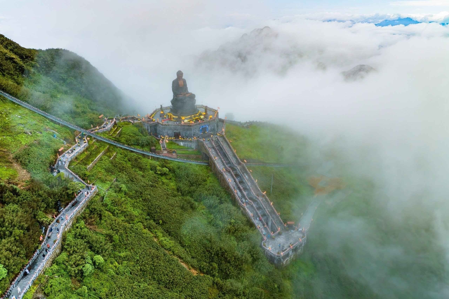 Von Hanoi: 2-tägige Tour nach Sapa, zum Fansipan-Gipfel, Trekking und Bus nach Ha Giang