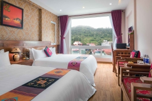 From Hanoi: 2-Day Sapa Limo Bus Tour & Fansipan Peak Visit