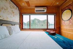 Cat Ba: Full- day trip with biking, kayaking, meal, tickets