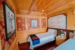 Cat Ba: Full- day trip with biking, kayaking, meal, tickets