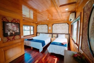 Cat Ba: Full- day trip with biking, kayaking, meal, tickets