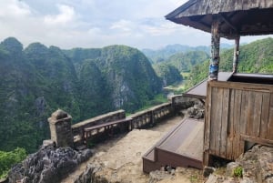 From Hanoi: 3-Day Trip to Ninh Binh with Ha Long Bay Cruise