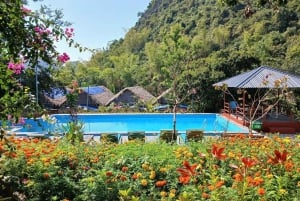 Von Hanoi: 2-tägige Tour zur Insel Cat Ba mit Trekking