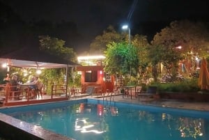 Von Hanoi: 2-tägige Tour zur Insel Cat Ba mit Trekking