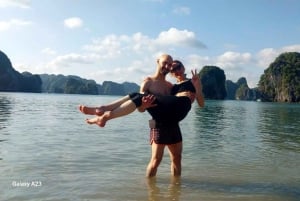 Von Hanoi: 2-tägige Tour zur Insel Cat Ba mit Trekking