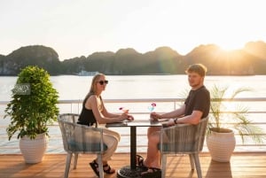 Desde Hanói: excursión de un día a la isla de Cat Ba y la bahía de Lan Ha con almuerzo